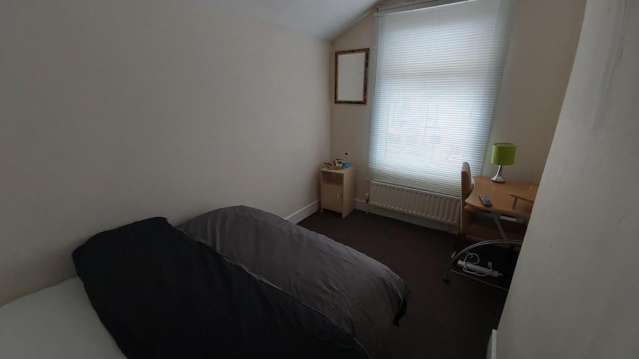 Priestfield House Medway Panzió Gillingham  Kültér fotó